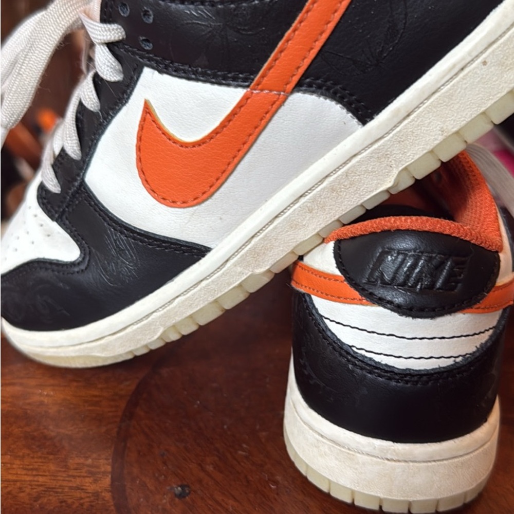 Nike Kids' Black, White, and Orange Sneakers - Picture 1 of 2